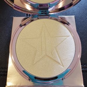 Jeffree star highlighting powder